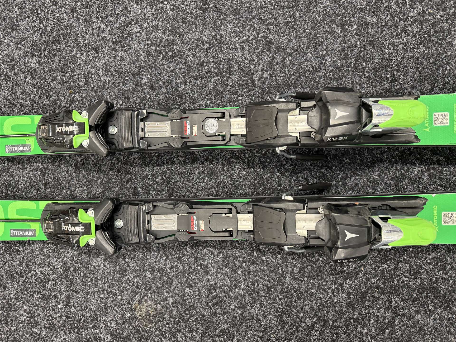 Použité lyže ATOMIC Redster X9s Ti + viazanie Atomic X 12 GW