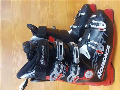 Použité lyžiarky NORDICA SPORT MACHINE 90