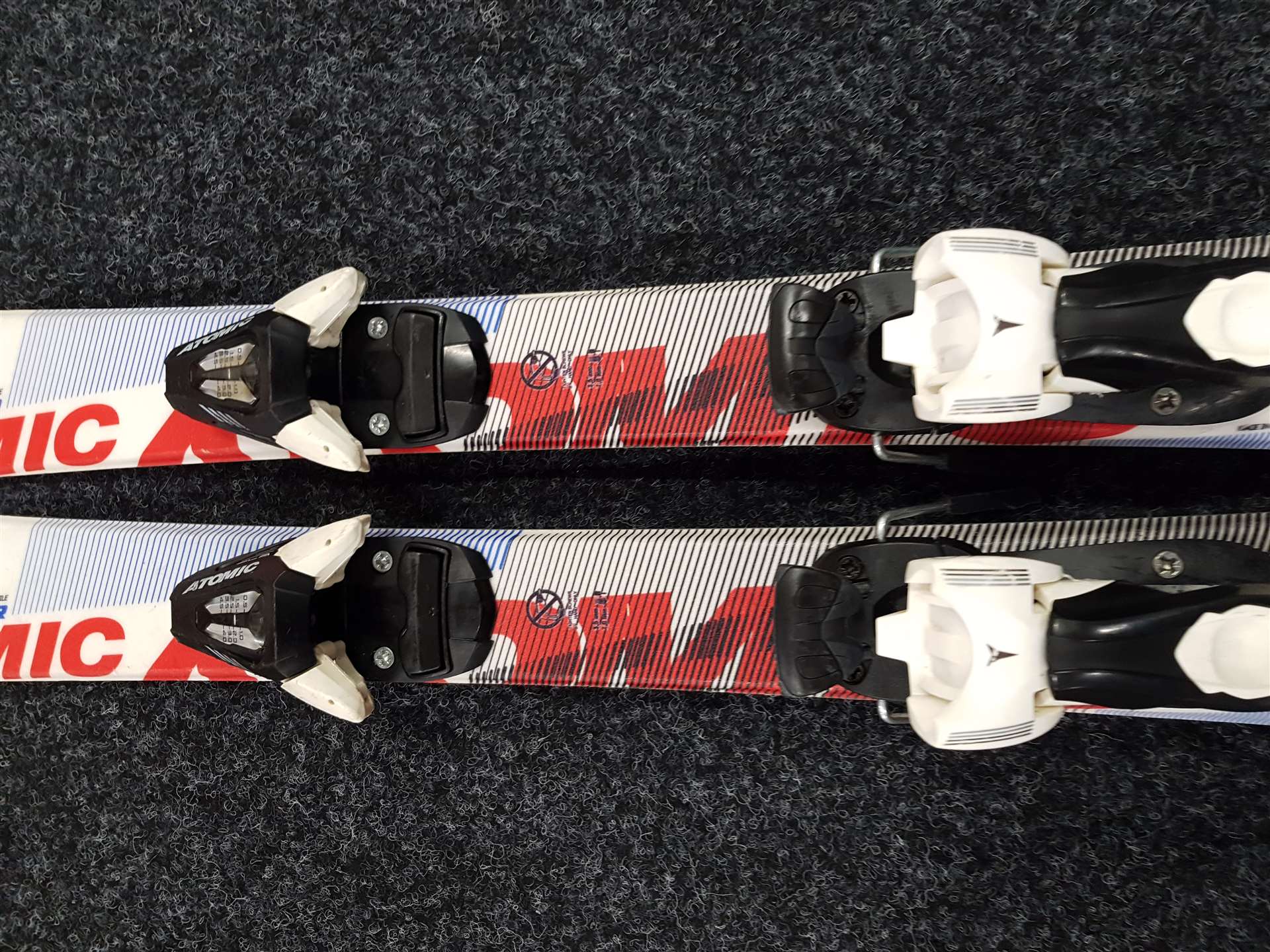 Použité lyže ATOMIC Performer  + viazanie Atomic 4,5