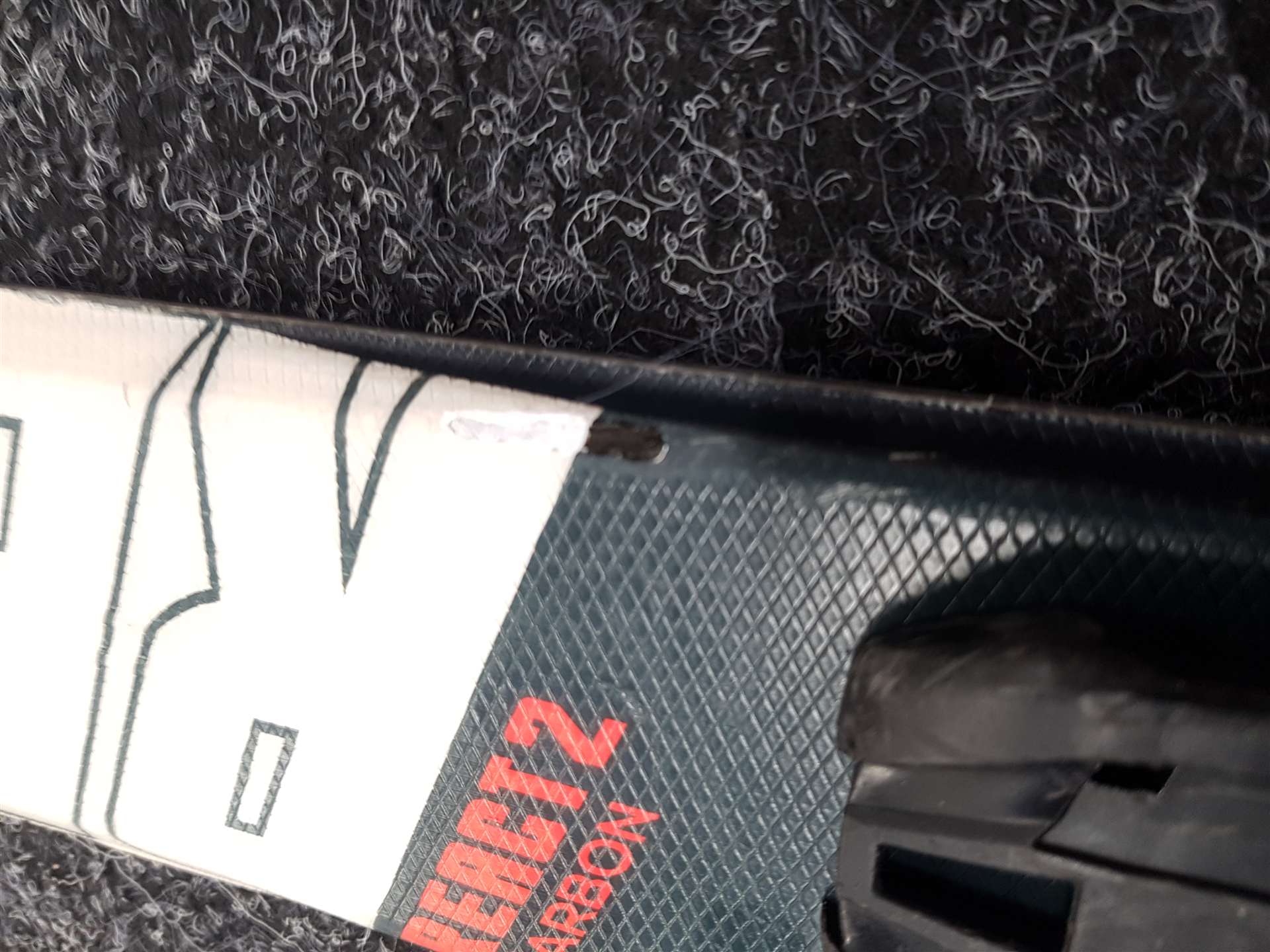 Použité lyže ROSSIGNOL React 2 Carbon + viazanie Look Xpress 10