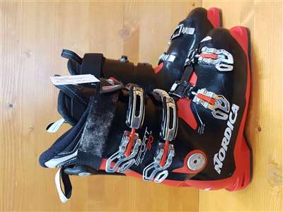 Použité lyžiarky NORDICA Sport Machine 90 R