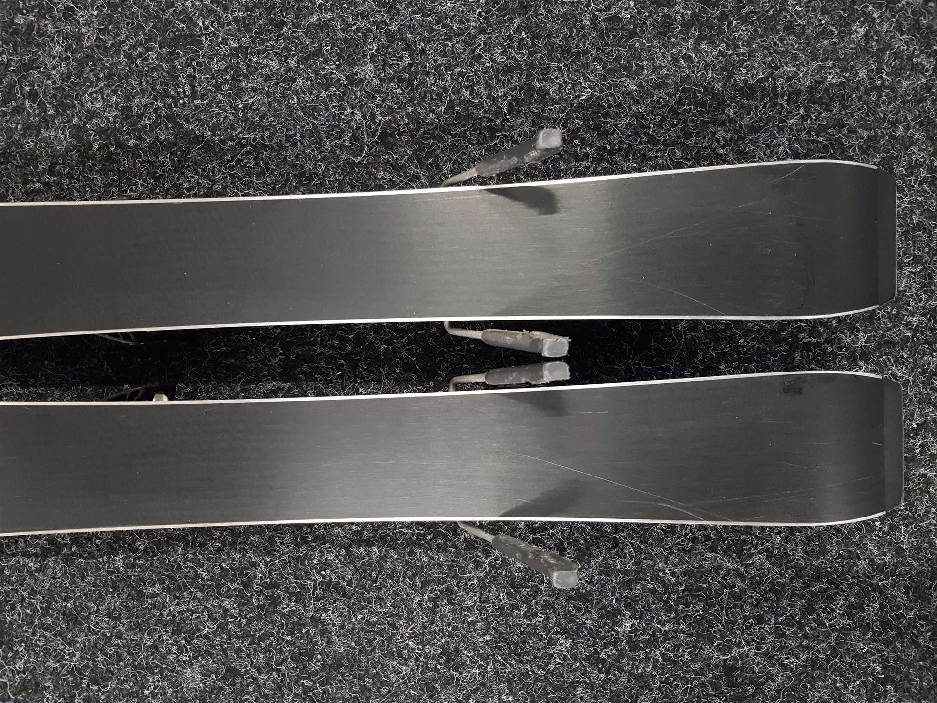 Použité detské lyže SALOMON JR800 + viazanie Salomon CS 4.5