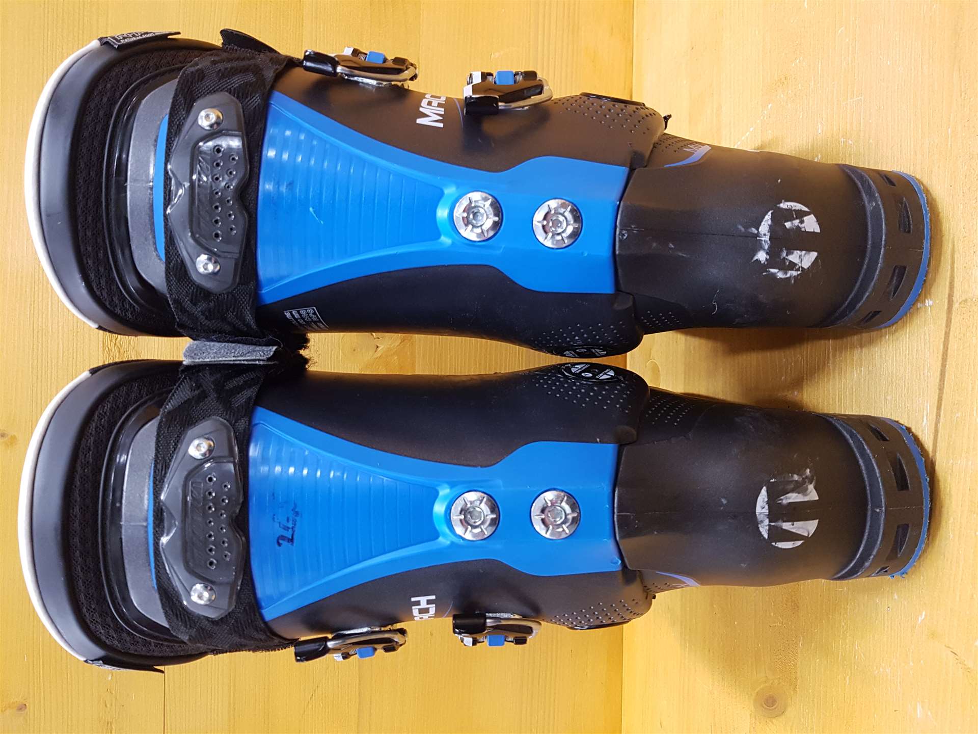 Použité lyžiarky TECNICA Mach 1 100