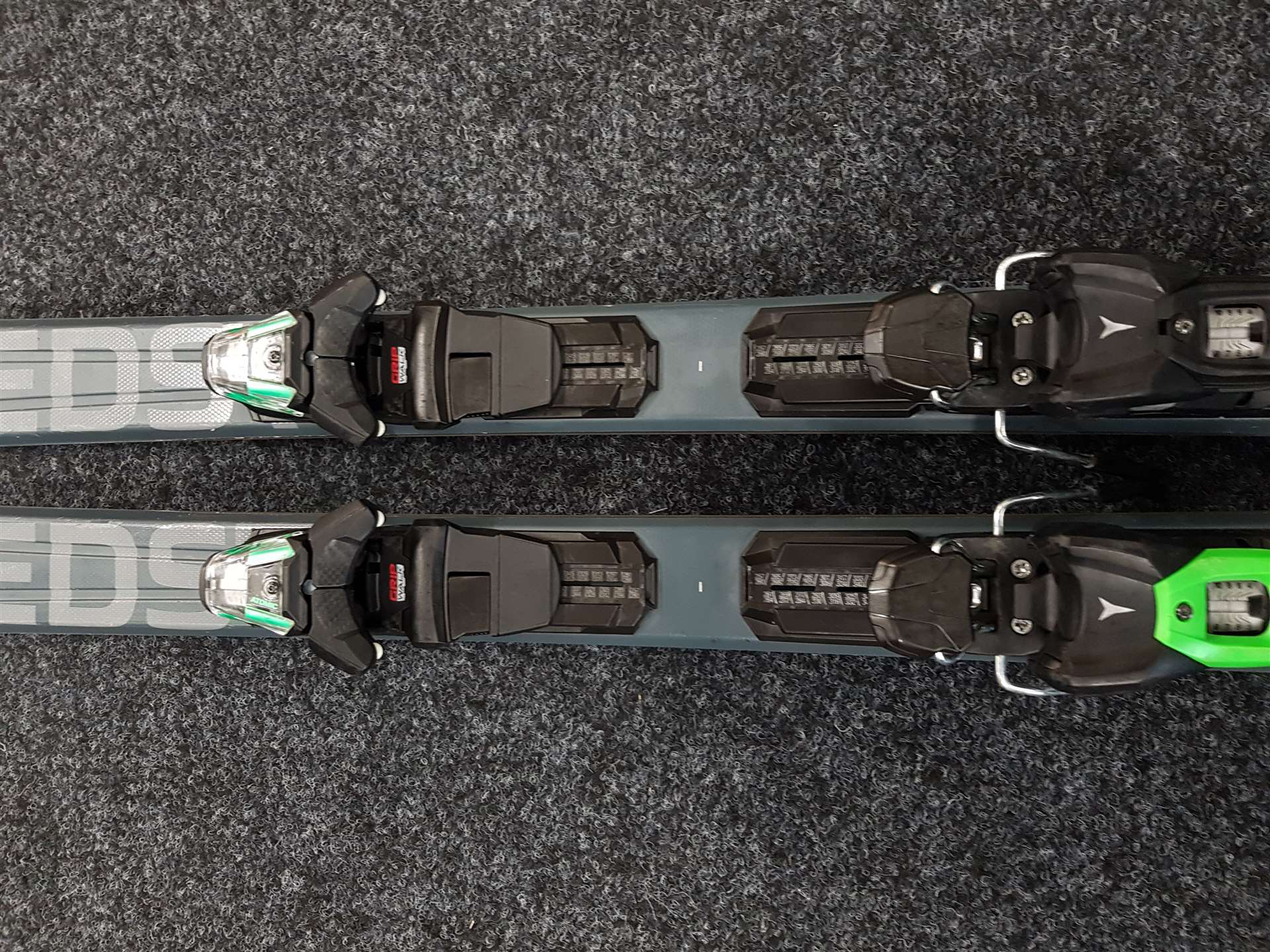Použité lyže ATOMIC Redster SC + viazanie Atomic M 10