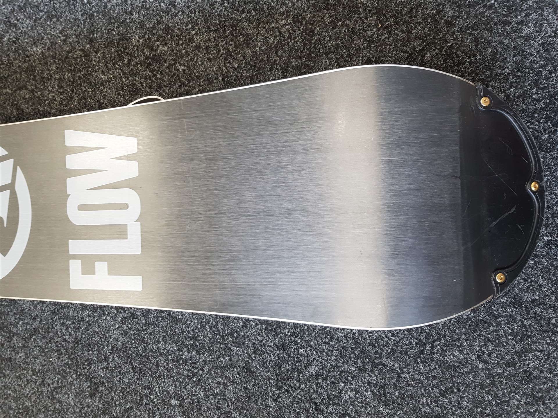 Použitý snowboard FLOW Rhythm + viazanie Head veľkosť M