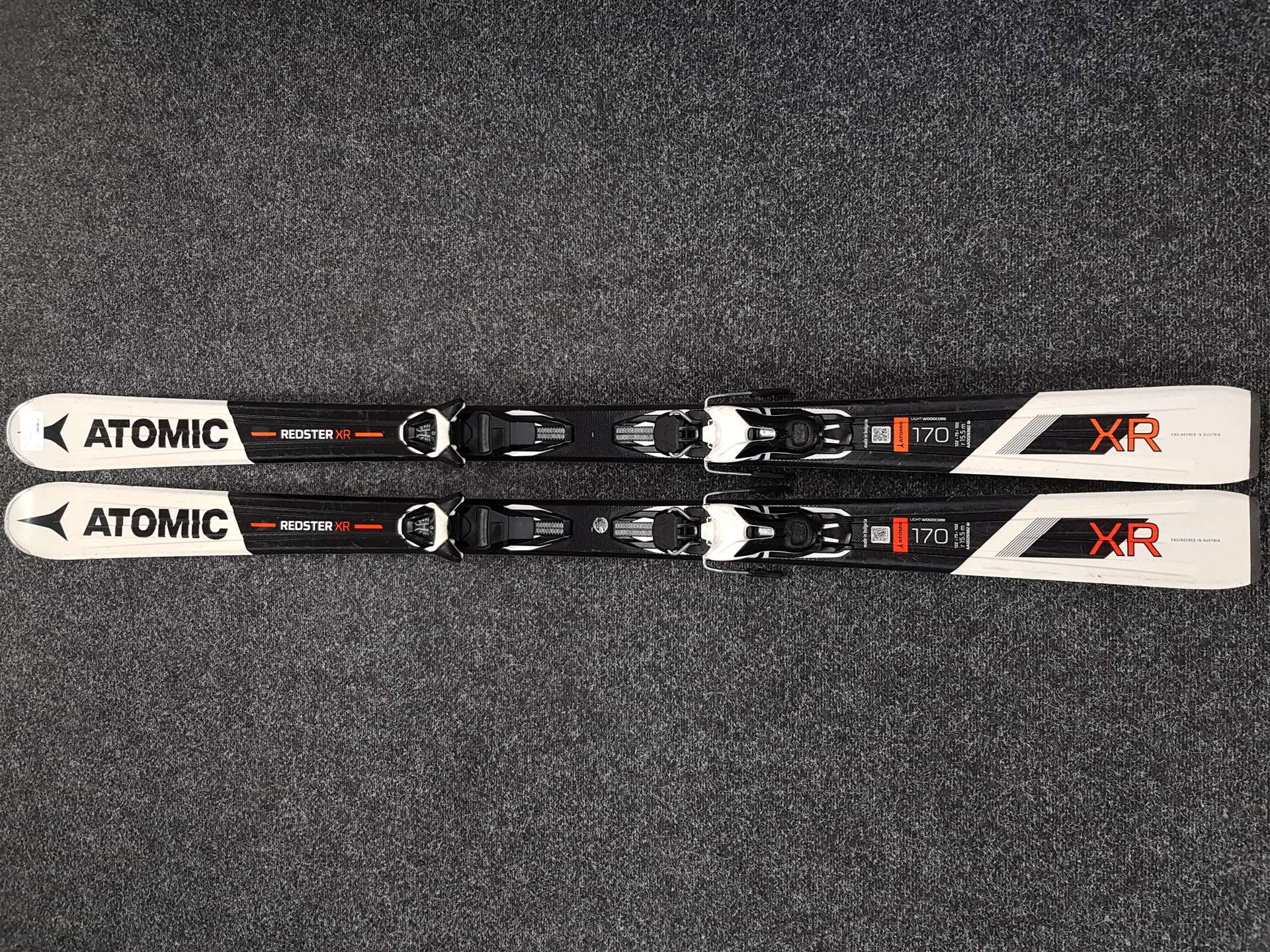 Použité lyže  ATOMIC Redster XR