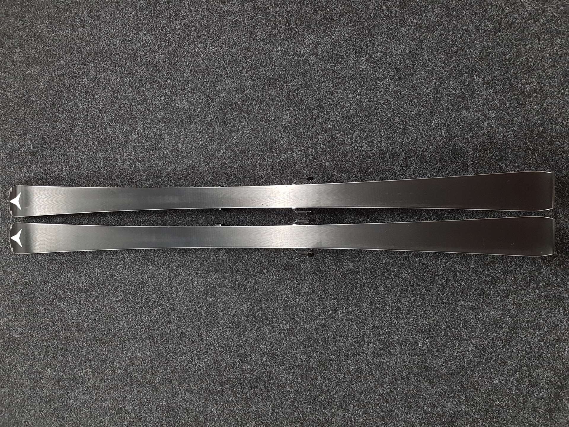 Použité lyže ATOMIC Redster X9 Ti + viazanie Atomic X 12 TL