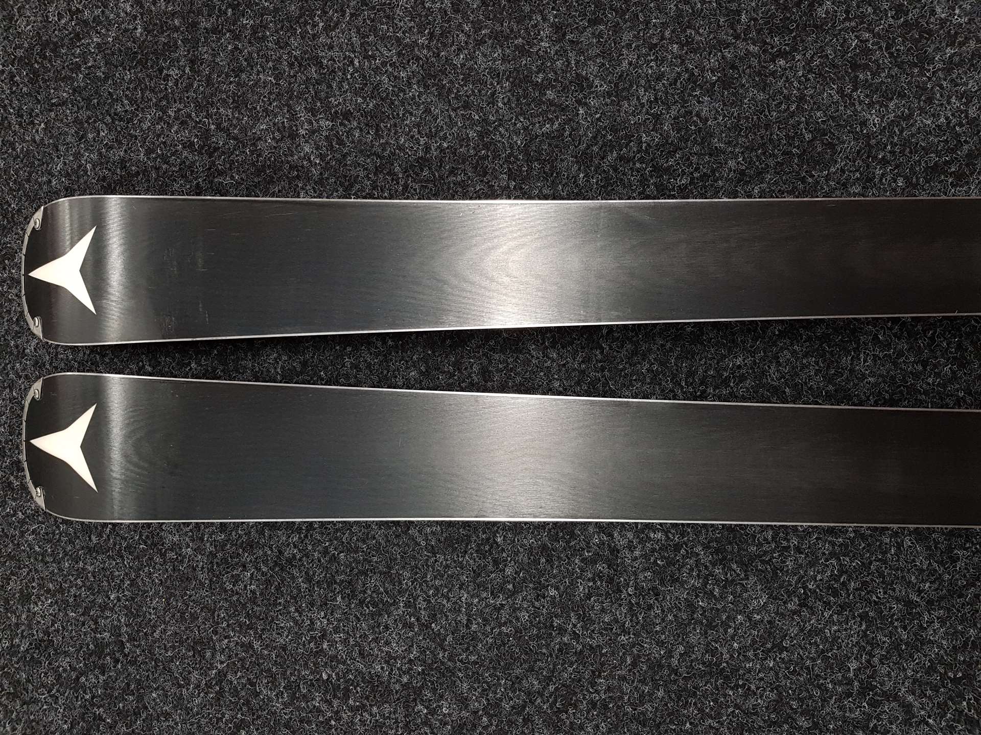 Použité lyže ATOMIC Redster X9 Ti + viazanie Atomic X 12 TL