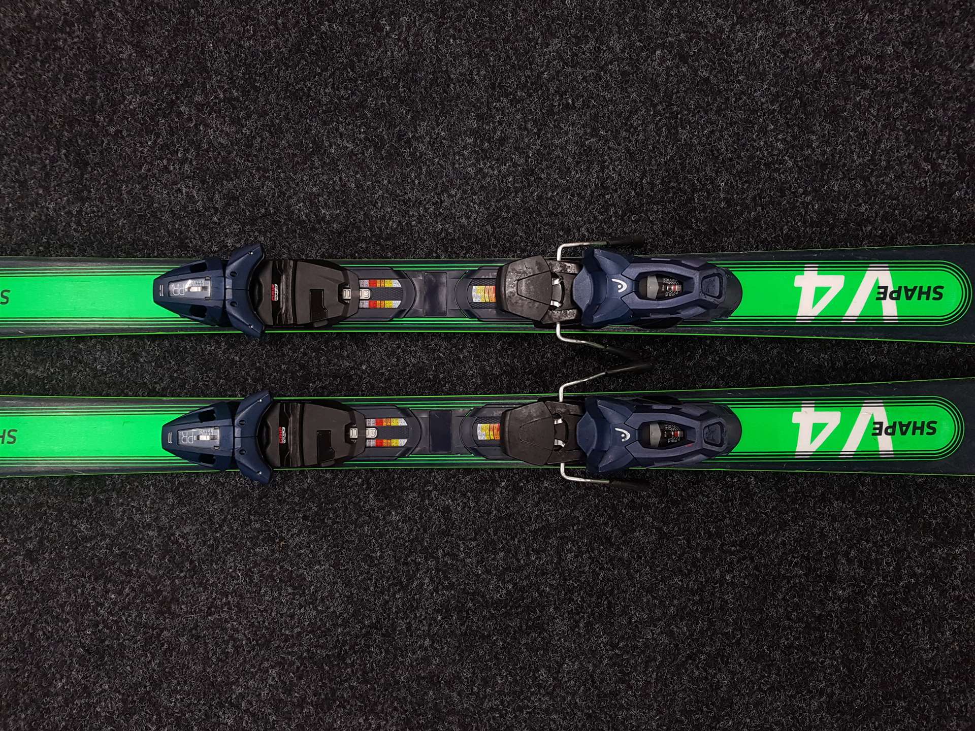 Použité lyže HEAD Shape V4 + viazanie Head PR 11