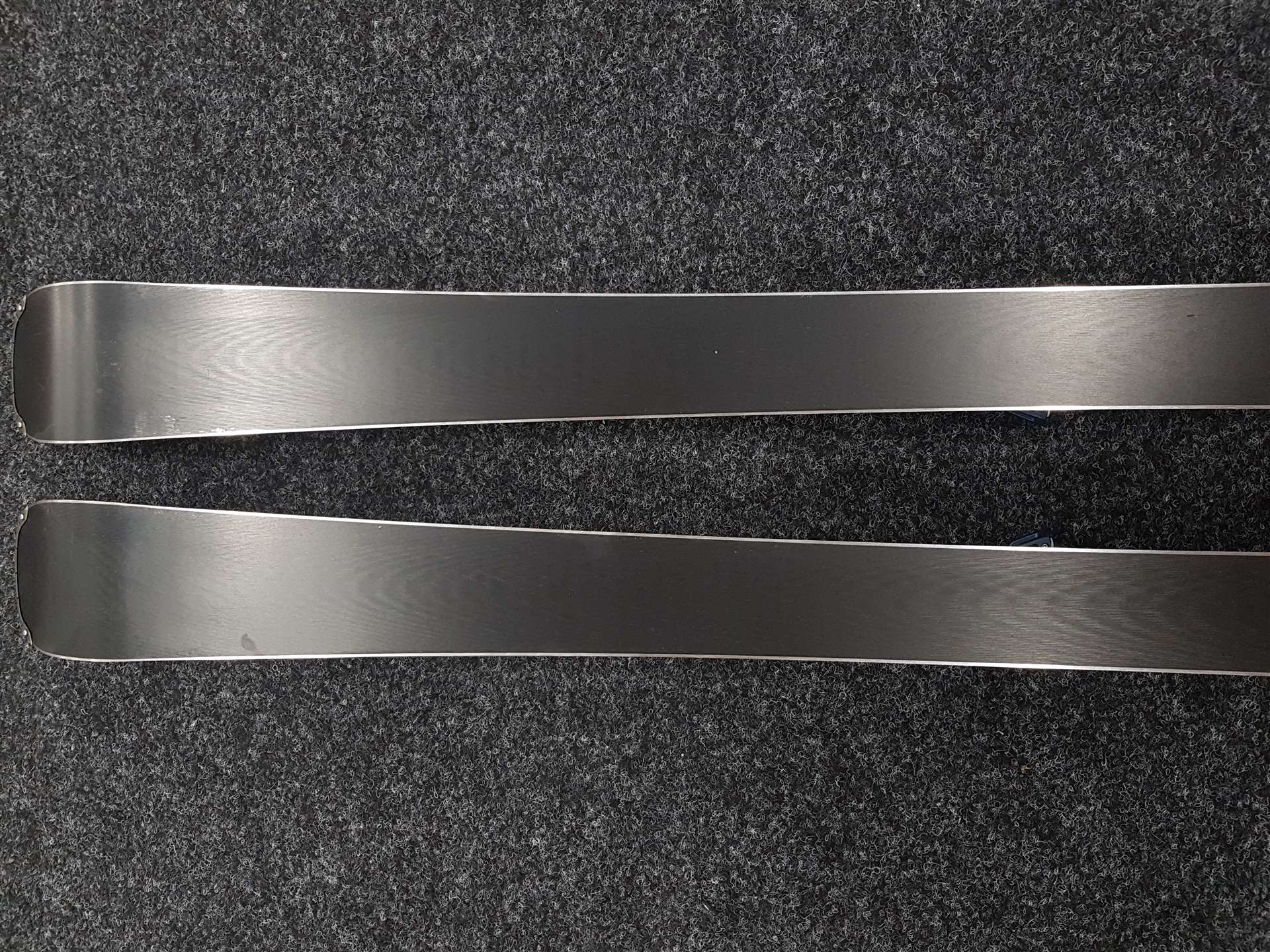 Použité lyže HEAD Shape V4 + viazanie Head PR 11