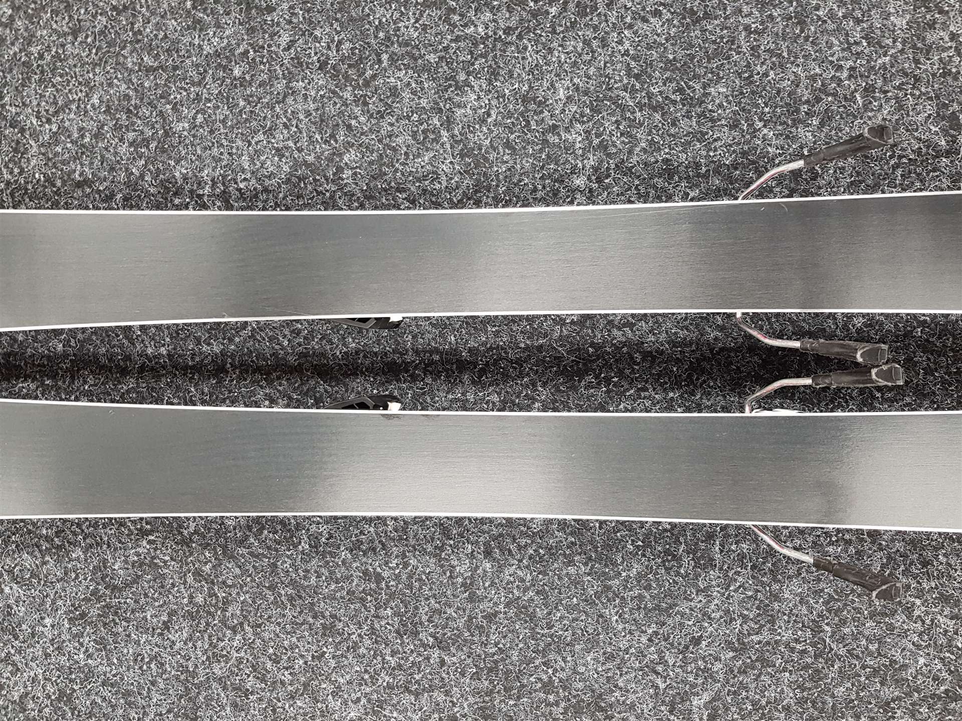 Použité detské lyže McKINLEY Pulse + viazanie  McKINLEY JW 55