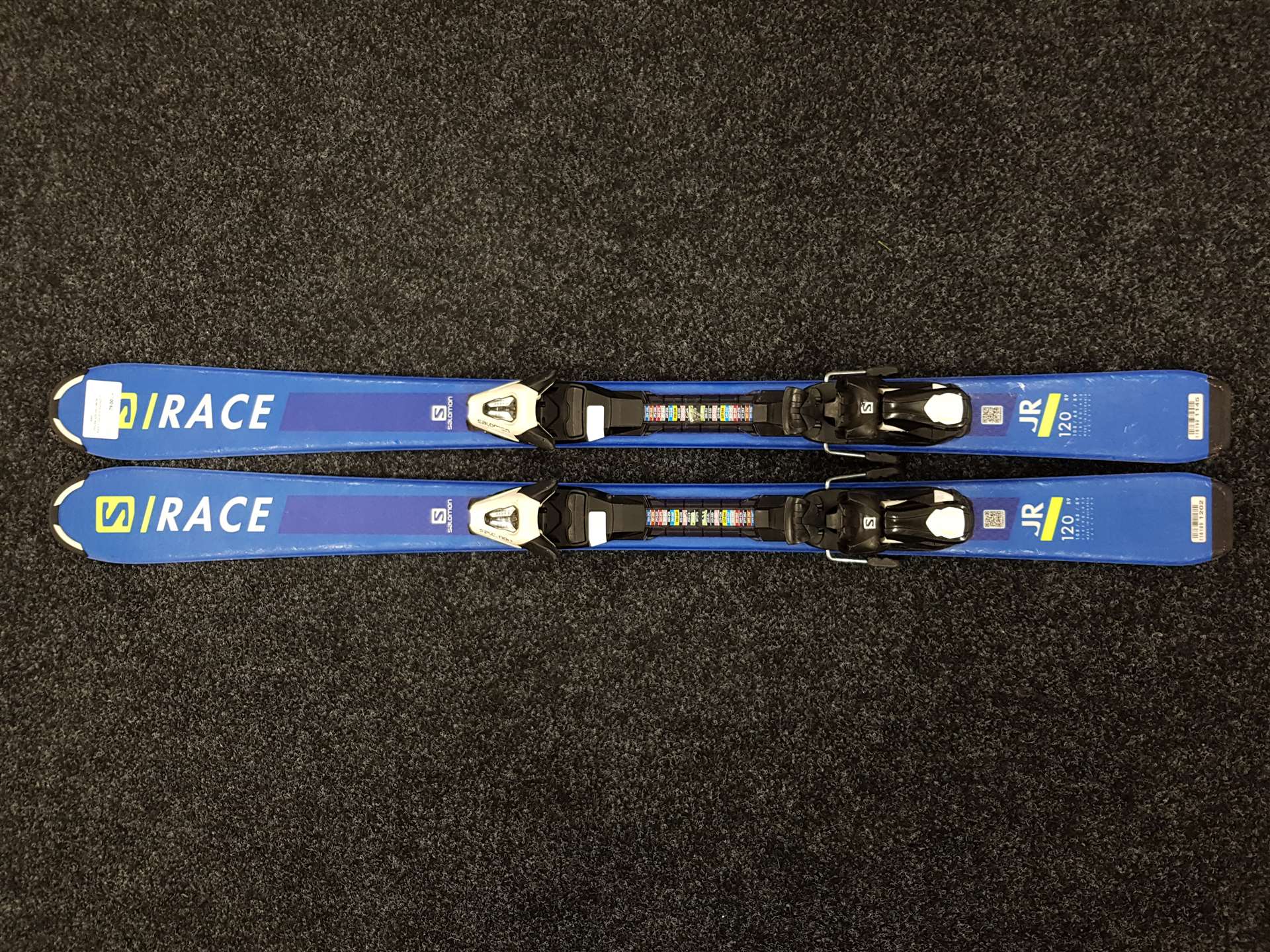 Použité lyže SALOMON Race +  viazanie Salomon 5