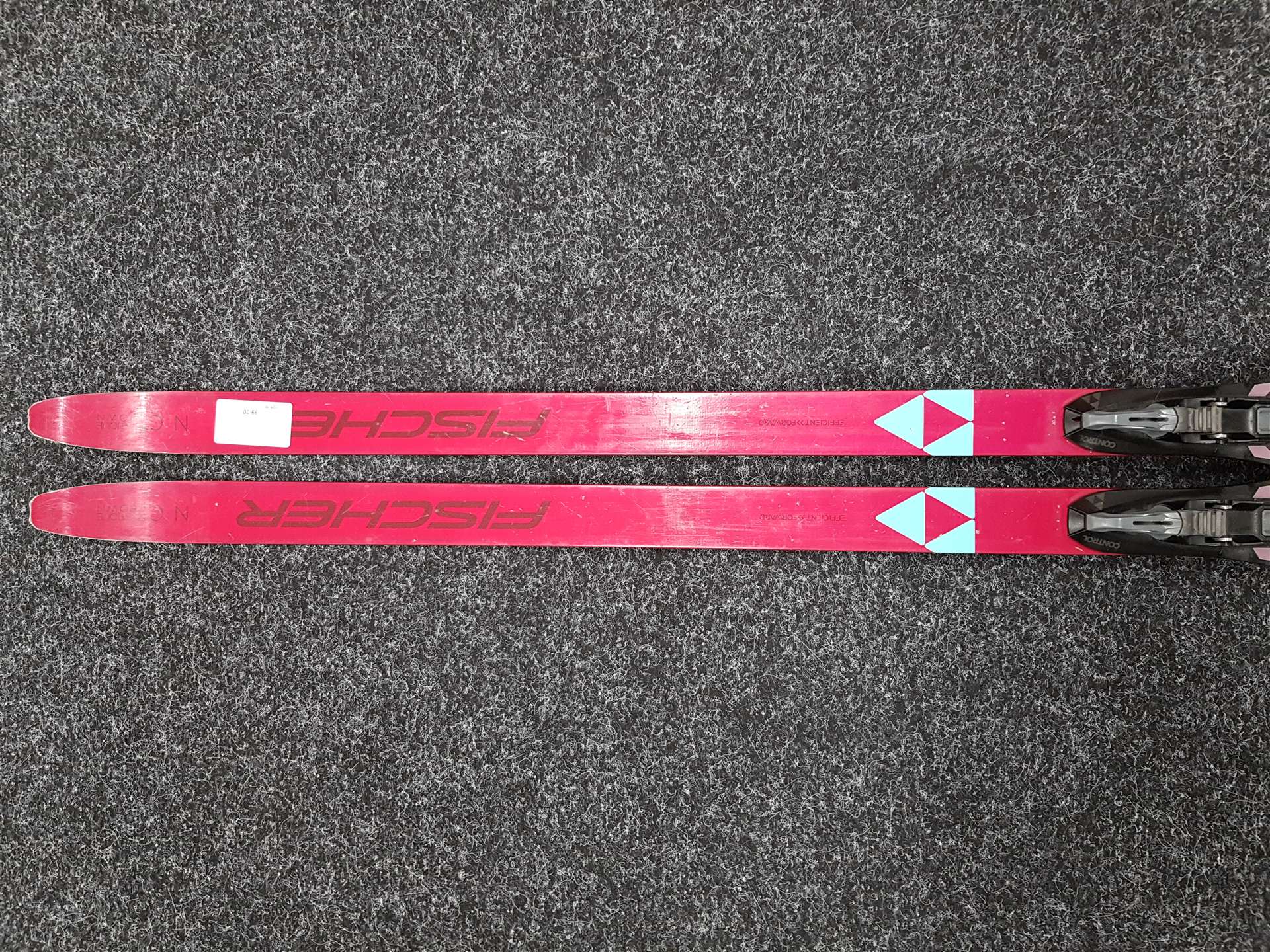 Použité bežecké lyže FISCHER Mystique Crown + viazanie NNN Fischer Control