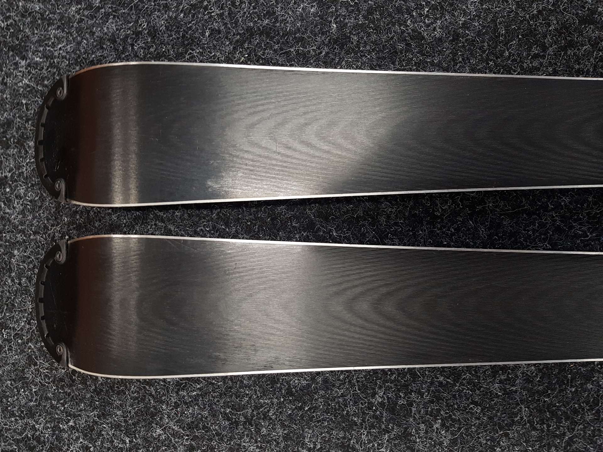 Použité lyže SALOMON XDR FOCUS + viazanie Salomon LITHIUM 10