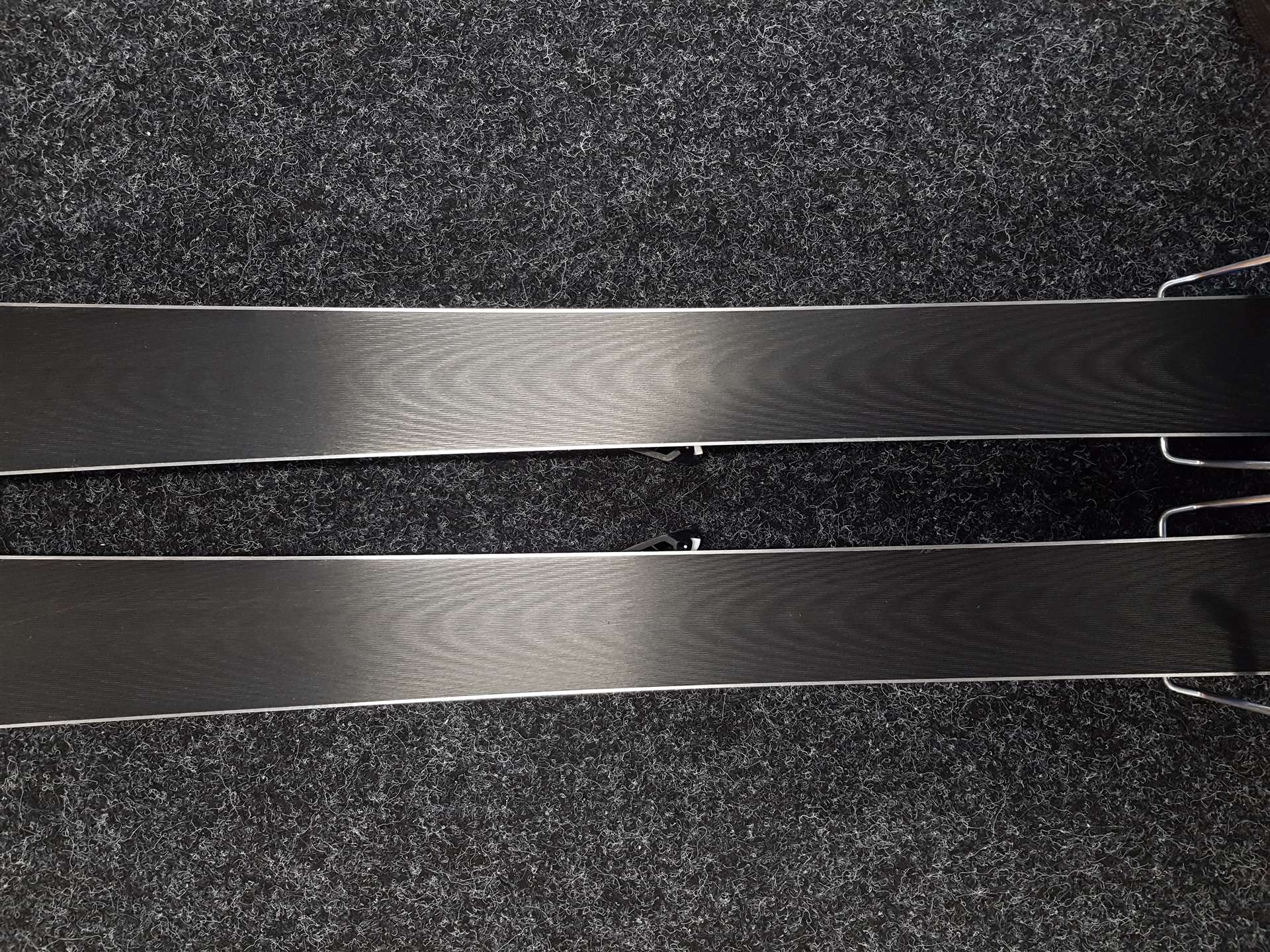 Použité lyže SALOMON XDR FOCUS + viazanie Salomon LITHIUM 10