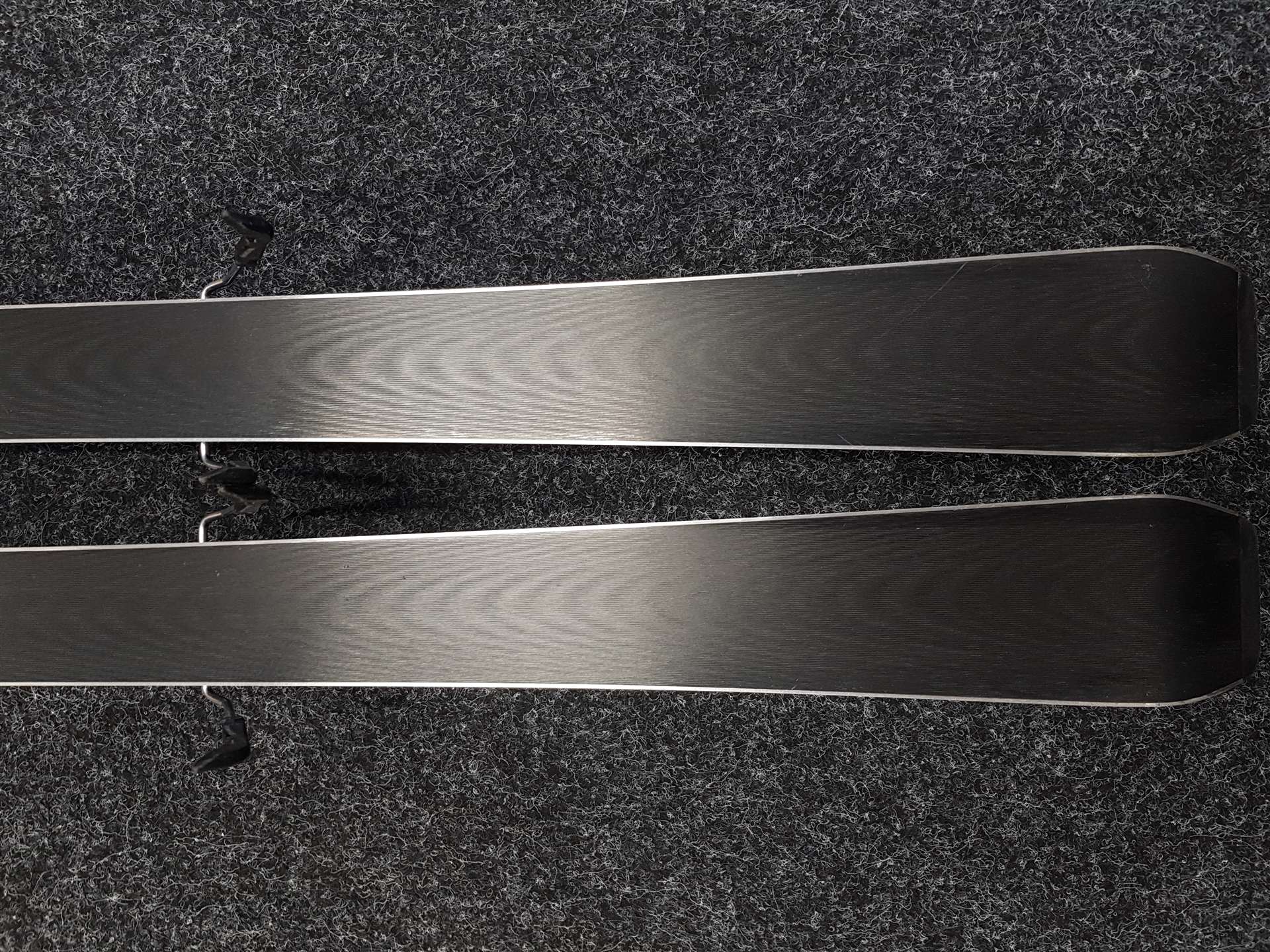 Použité lyže SALOMON XDR FOCUS + viazanie Salomon LITHIUM 10